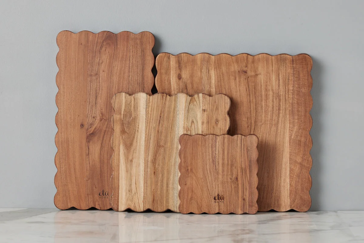 Square Scalloped Cutting Board