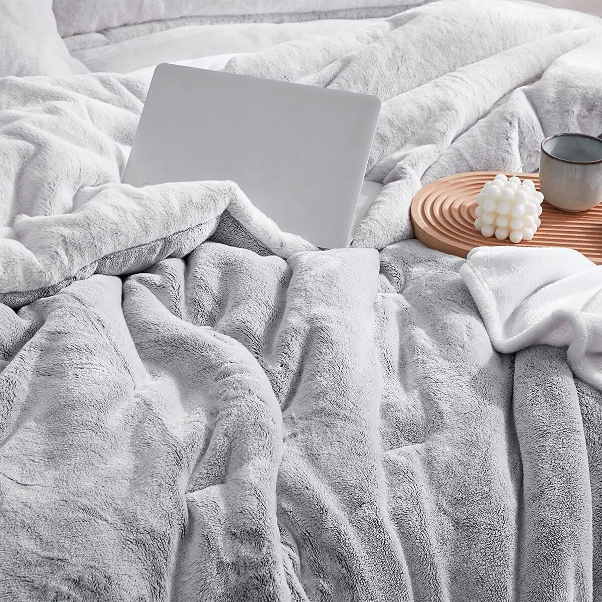Frozen Chunky Bunny - Coma Inducer? Oversized Comforter Set - Frosted Black