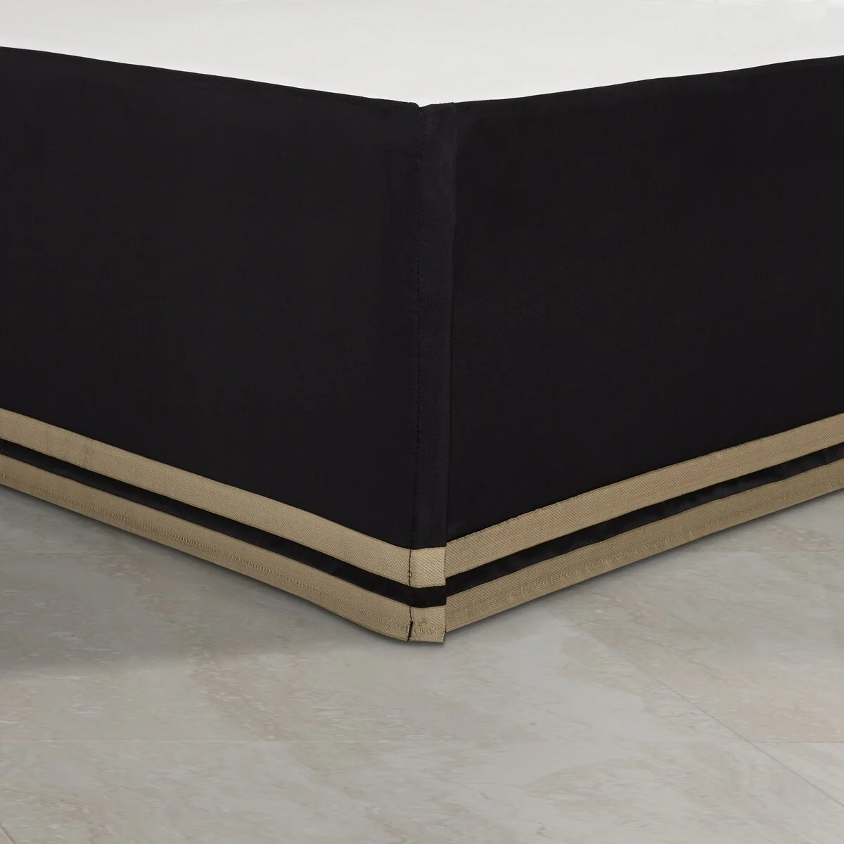 Calvari Black And Gold Comforter Set