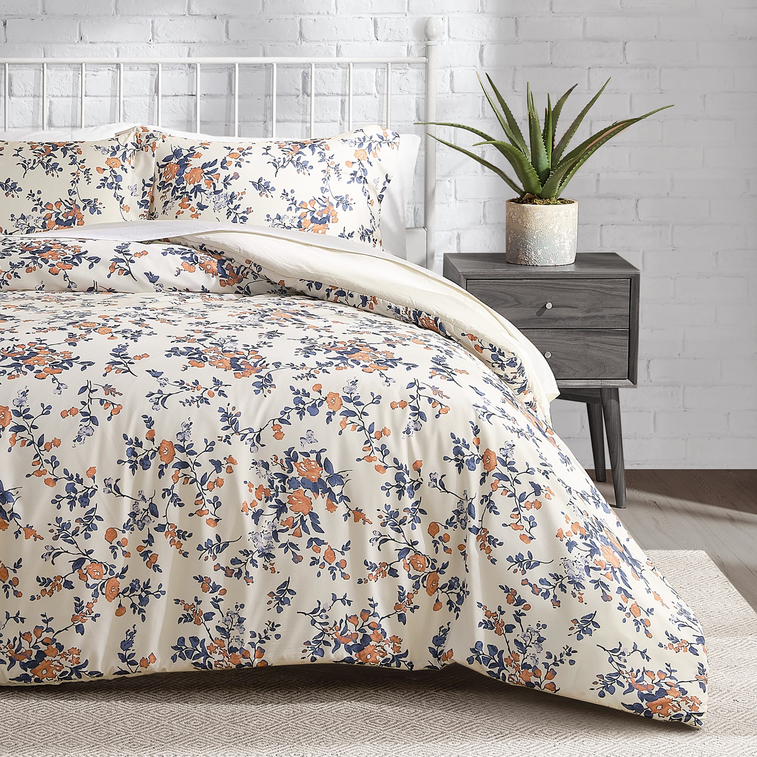 Lucky Brand Garden Bouquet Reversible Comforter Sets