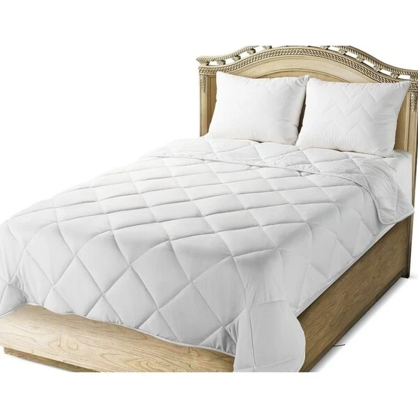 Super Soft White Comforter with Piping