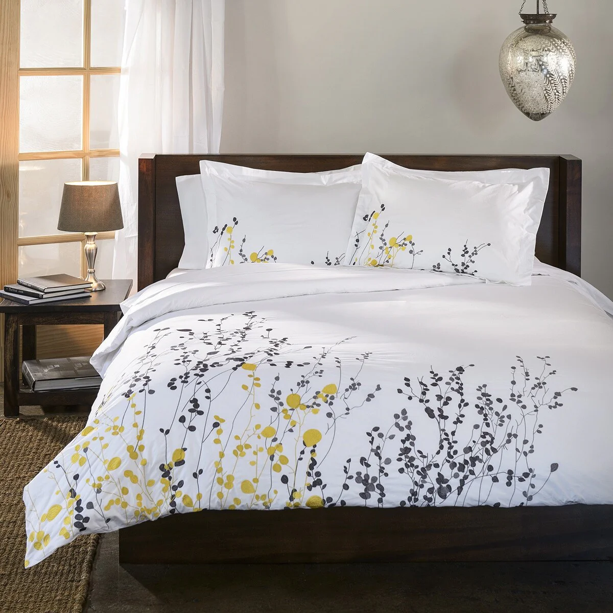 HomeRoots Purple and White Queen 100% Cotton 200 Thread Count Washable Duvet Cover Set