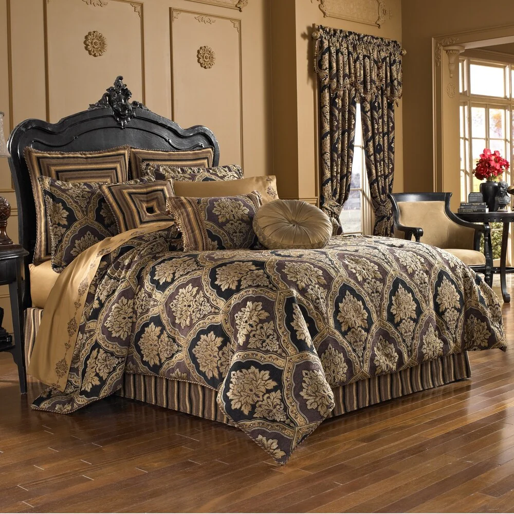 Five Queens Court Reilly Woven Chenille Damask 4-piece Comforter Set