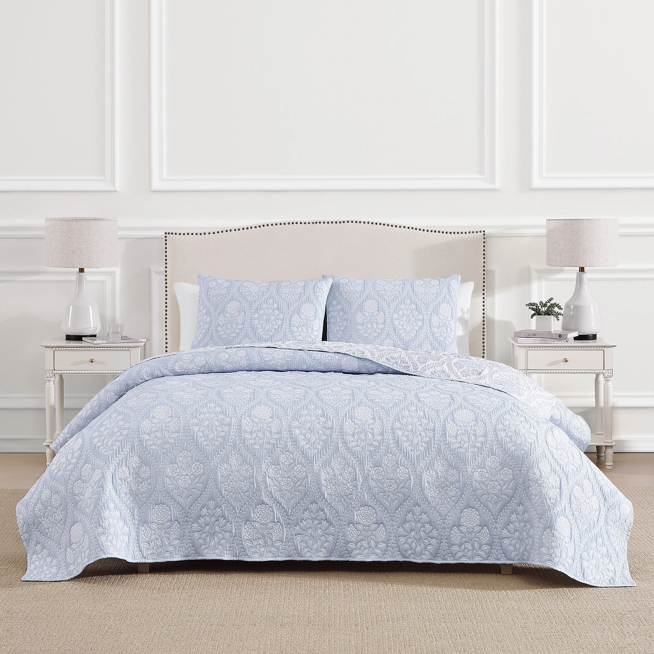 Laurel Cornflower Blue All-Season Soft Woven Matelasse Jacquard Reversible Cotton Blend Quilt Set