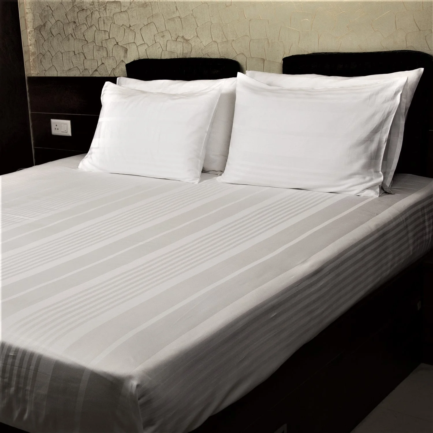 210 TC 100pct Cotton Sateen Striped White Sheet Set