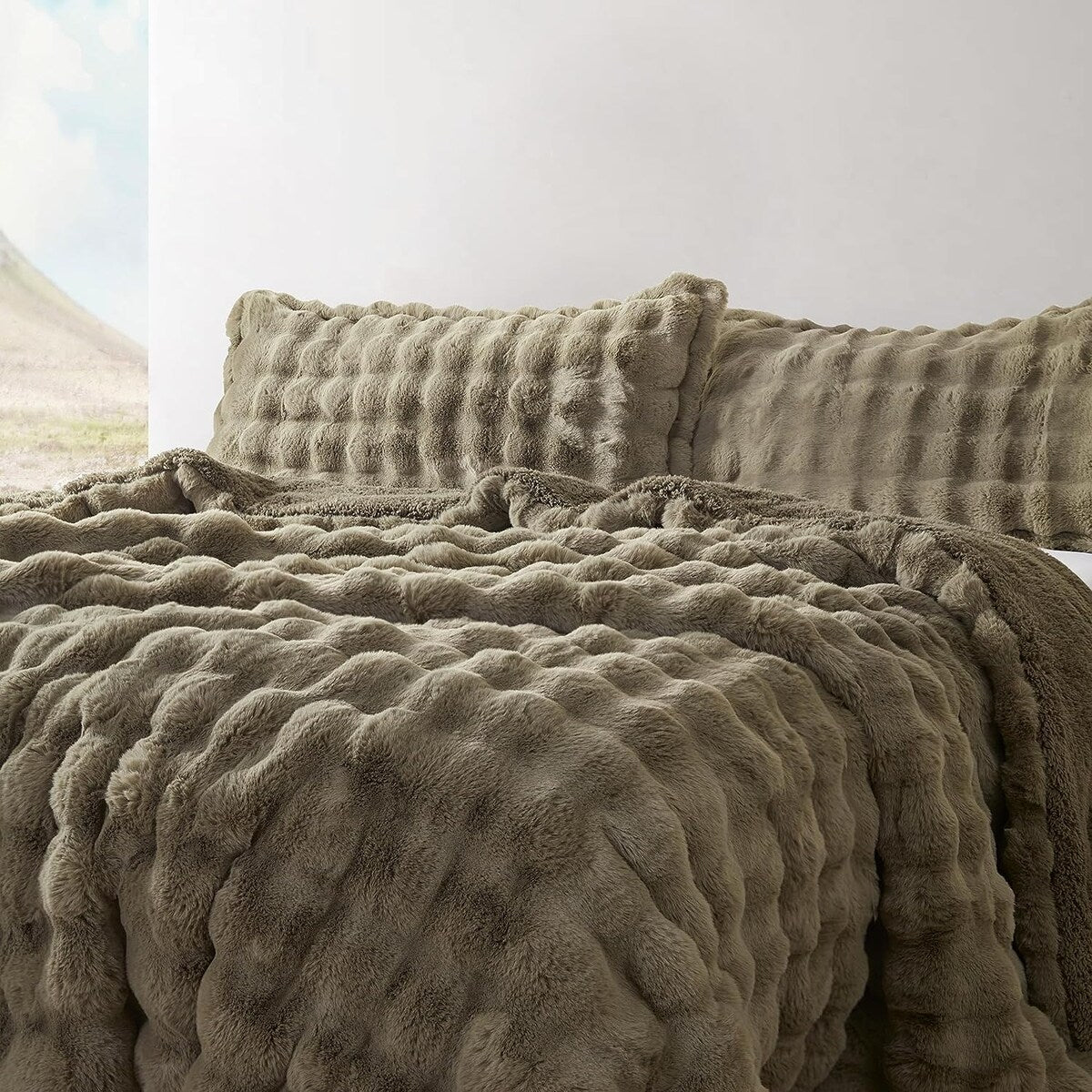 Snowball Chunky Bunny - Coma Inducer? Oversized Comforter Set - Olive Earth