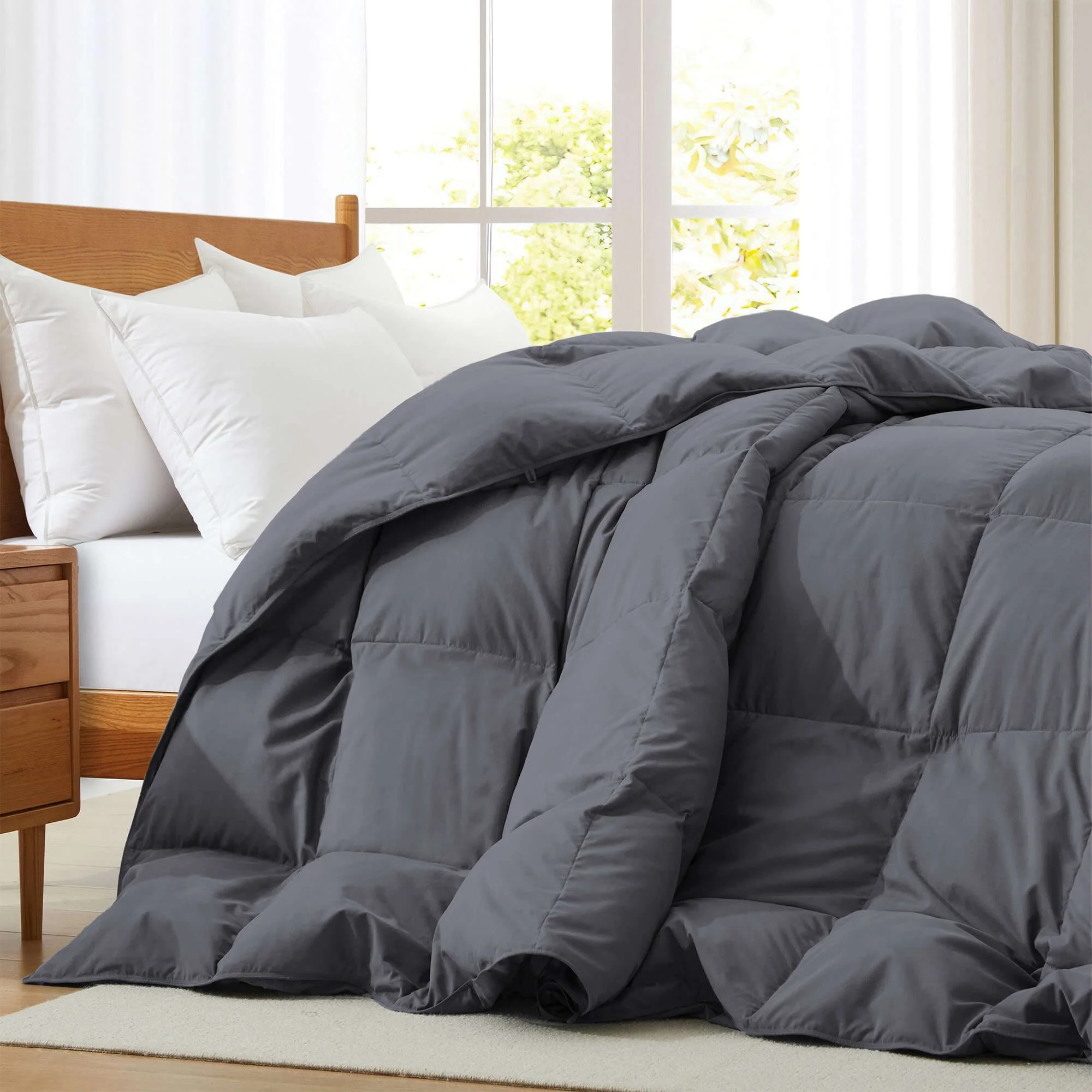 All-Season Medium Warmth White Goose Down Comforter with Premium Fabric