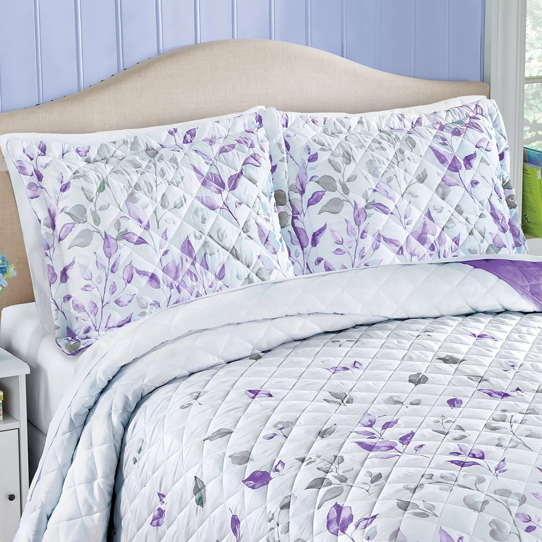 Scaling Leaves Design Cozy Quilted Pillow Sham