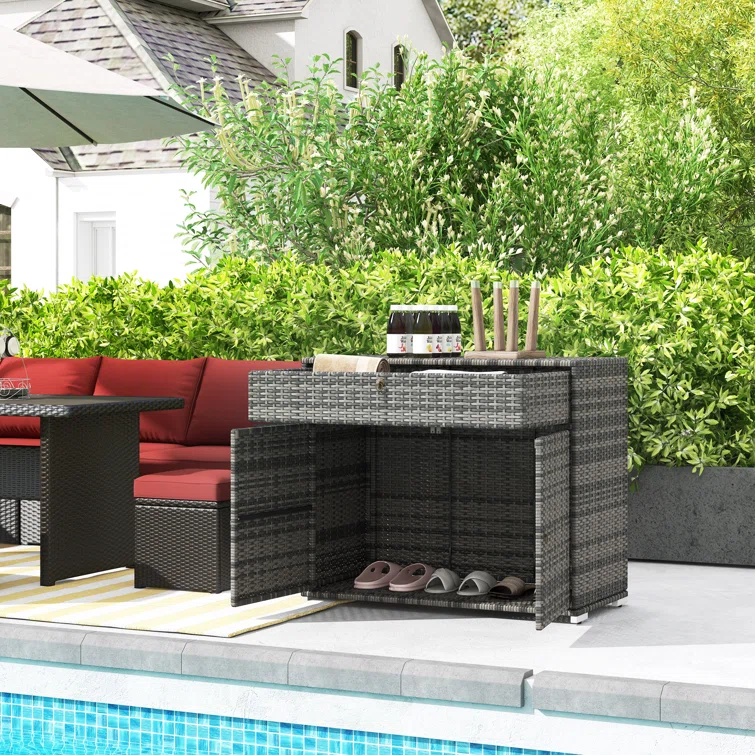 Outsunny 39.4'' W 172 Gallons Wicker Towel Valet in Gray