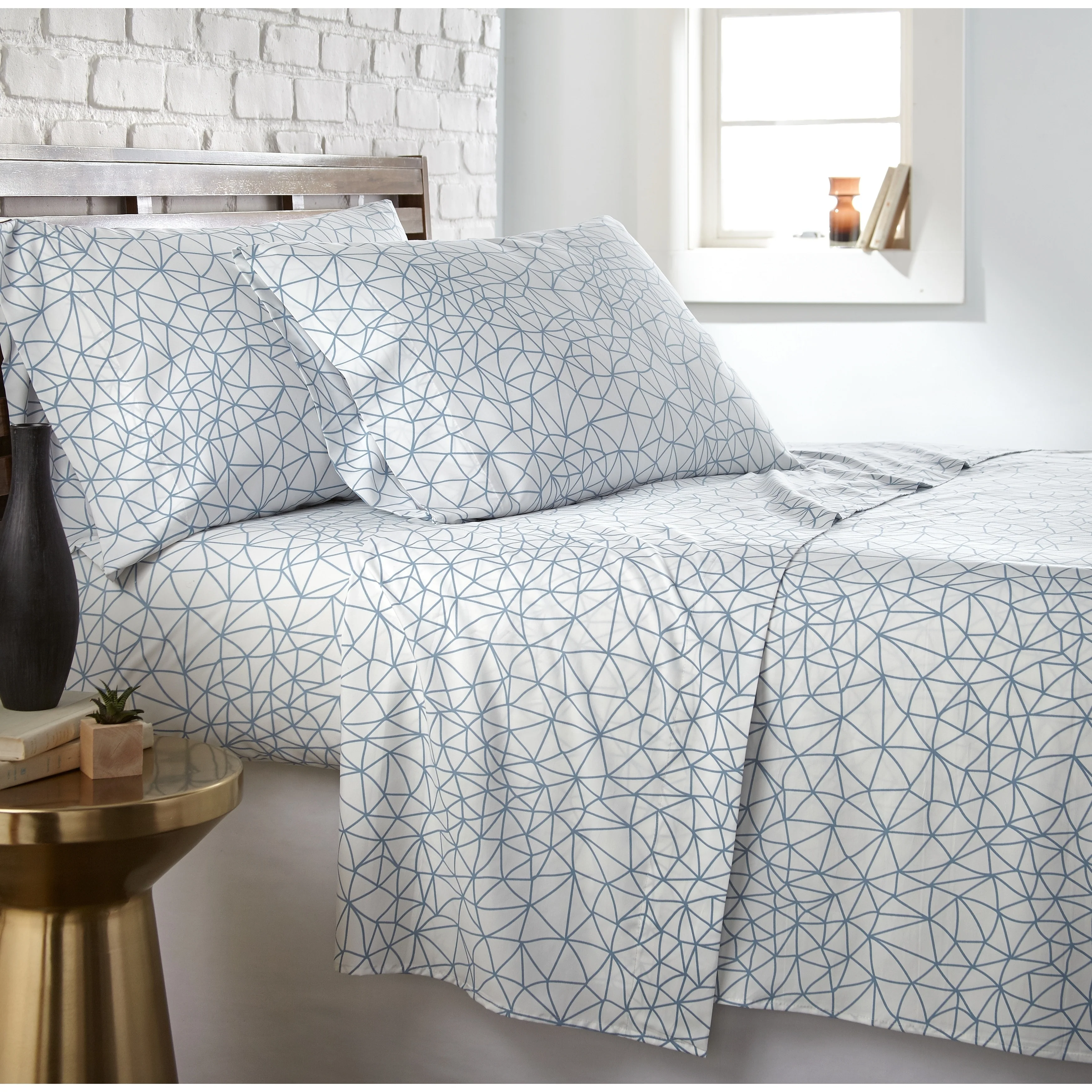Vilano Choice Ultra-Soft Geometric Maze 4-piece Printed Bed Sheet Set
