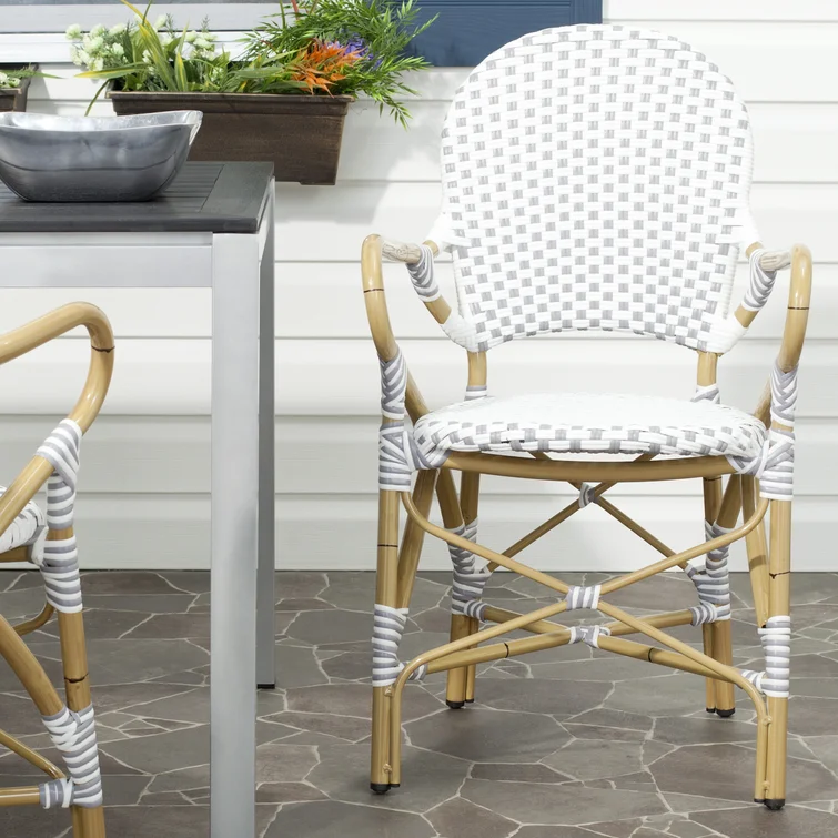 Wilburg 2 - Person Round Outdoor Dining Set
