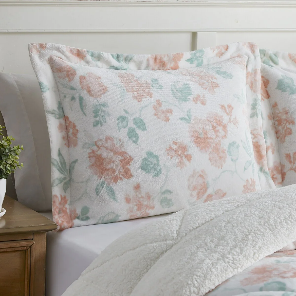 CEDAR COURT Blossom Blush 3-Piece Ultra Plush/Sherpa Comforter Set