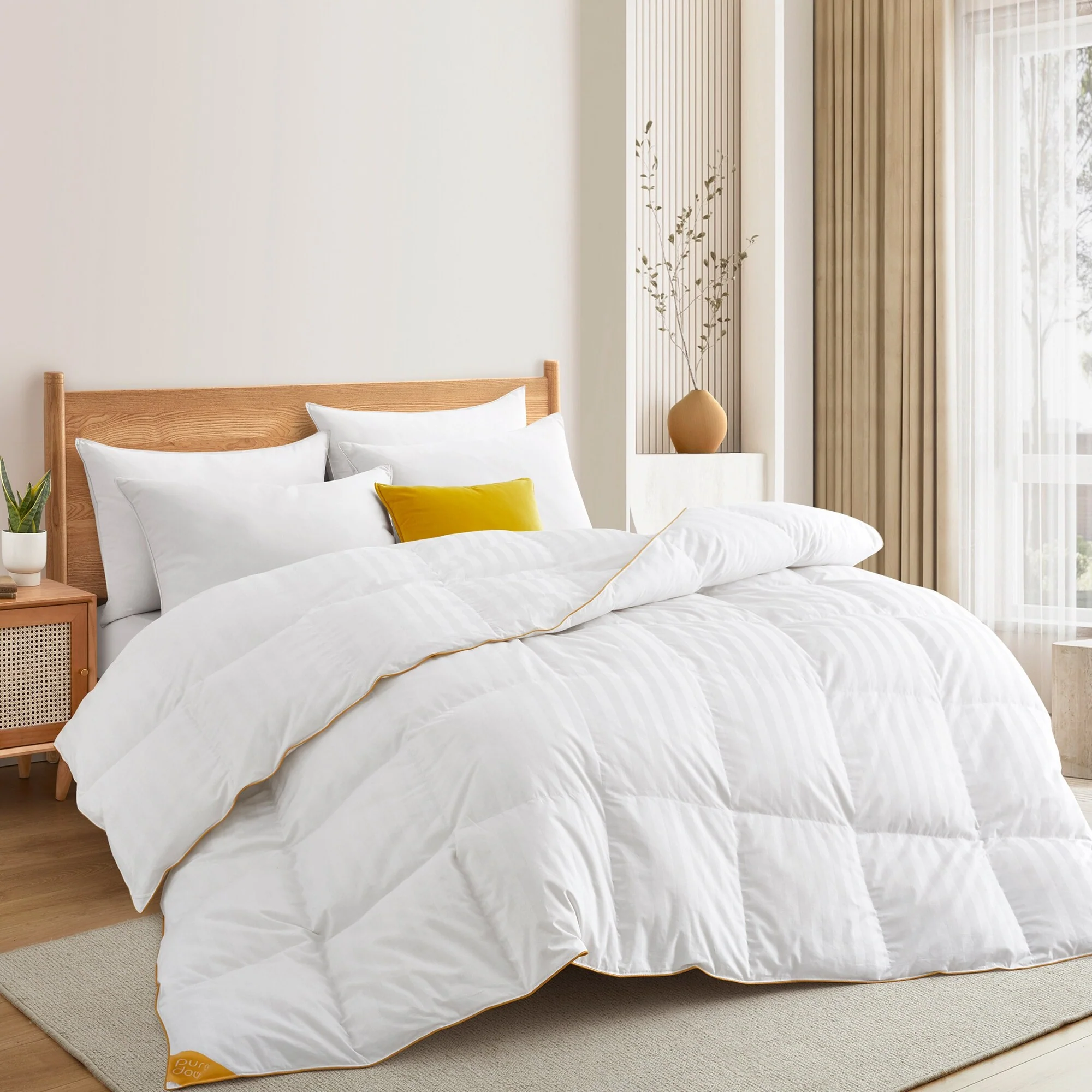Year Round White Goose Down Comforter with 500 Thread Count Cotton Cover