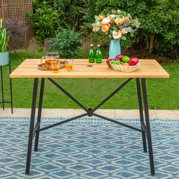Alyne 4 - Person Rectangular Outdoor Dining Set
