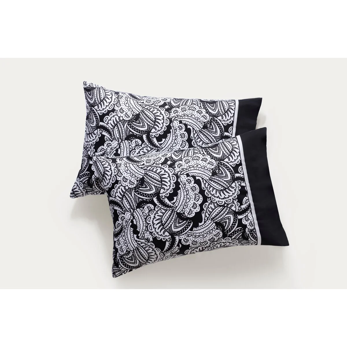 Brooks Brothers Black & White Paisley Cotton Sateen Pillowcase Pair