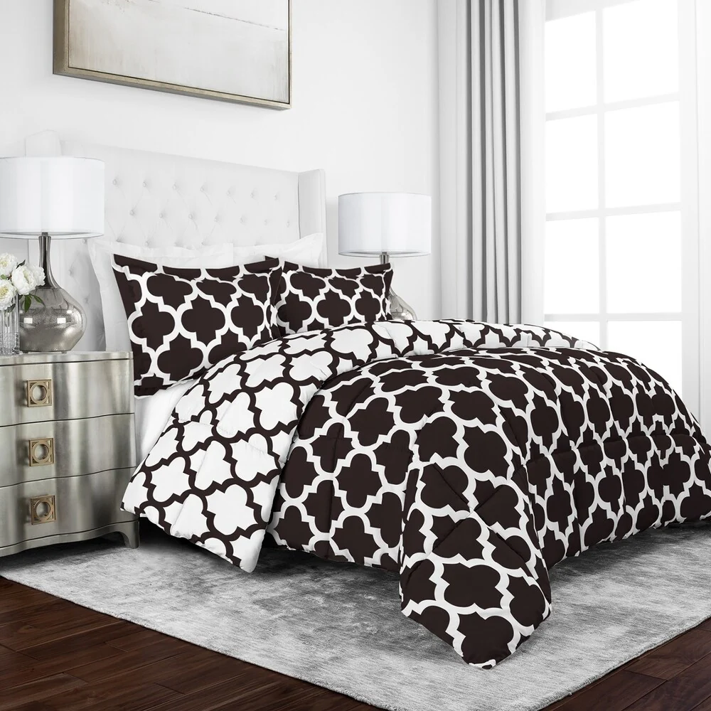 Porch & Den Noelle Moroccan Pattern Reversible Down Alternative Comforter