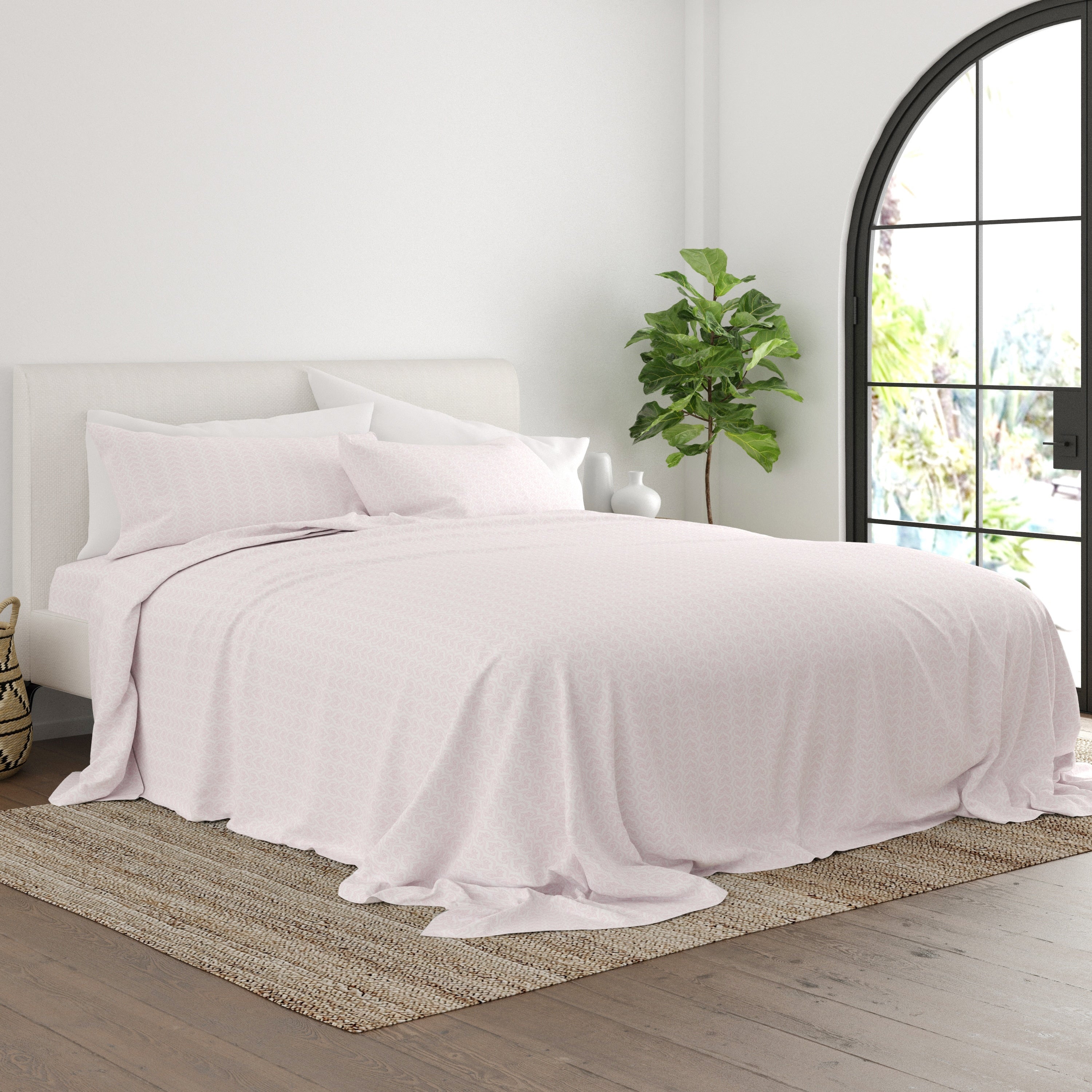 Becky Cameron Classic in Pink Pattern 4 Piece Deep Pocket Bed Sheet Set
