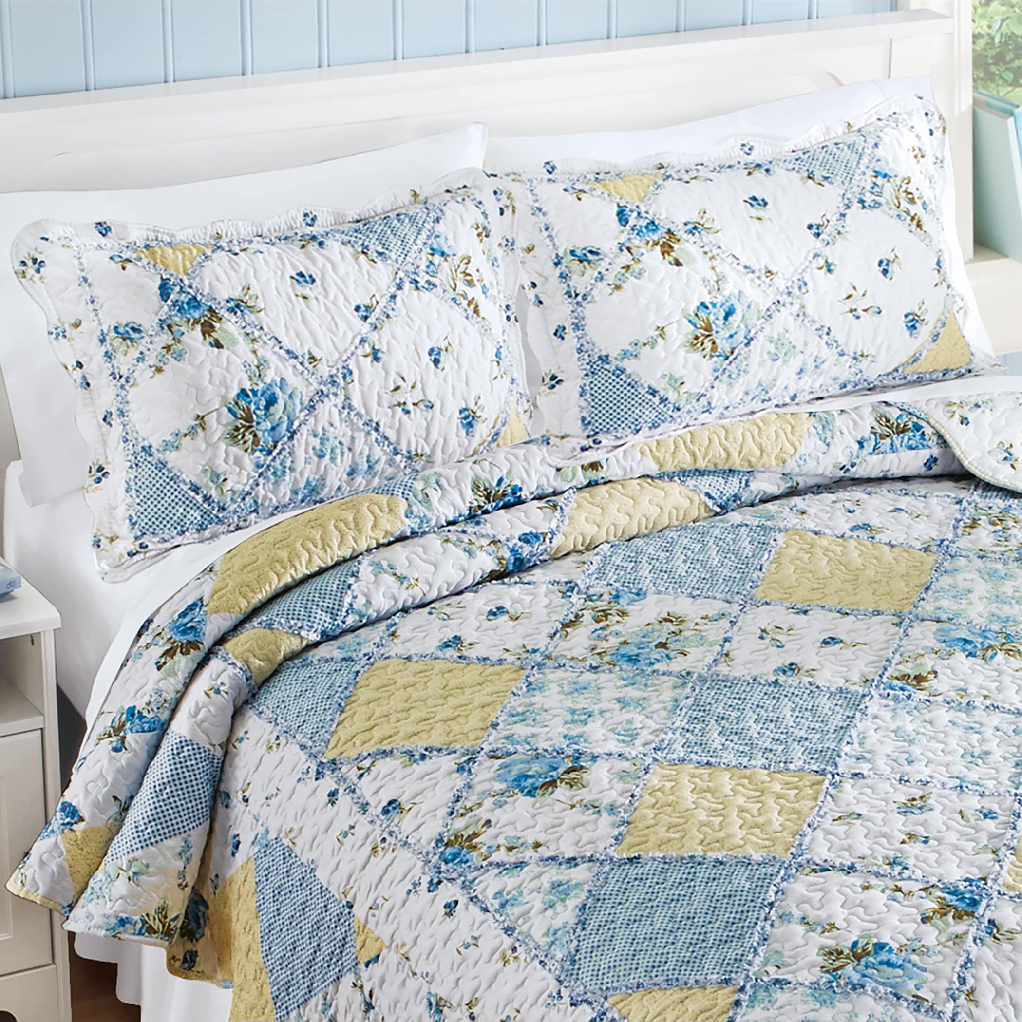 Layla Trellis Design Scalloped Edge Pillow Sham