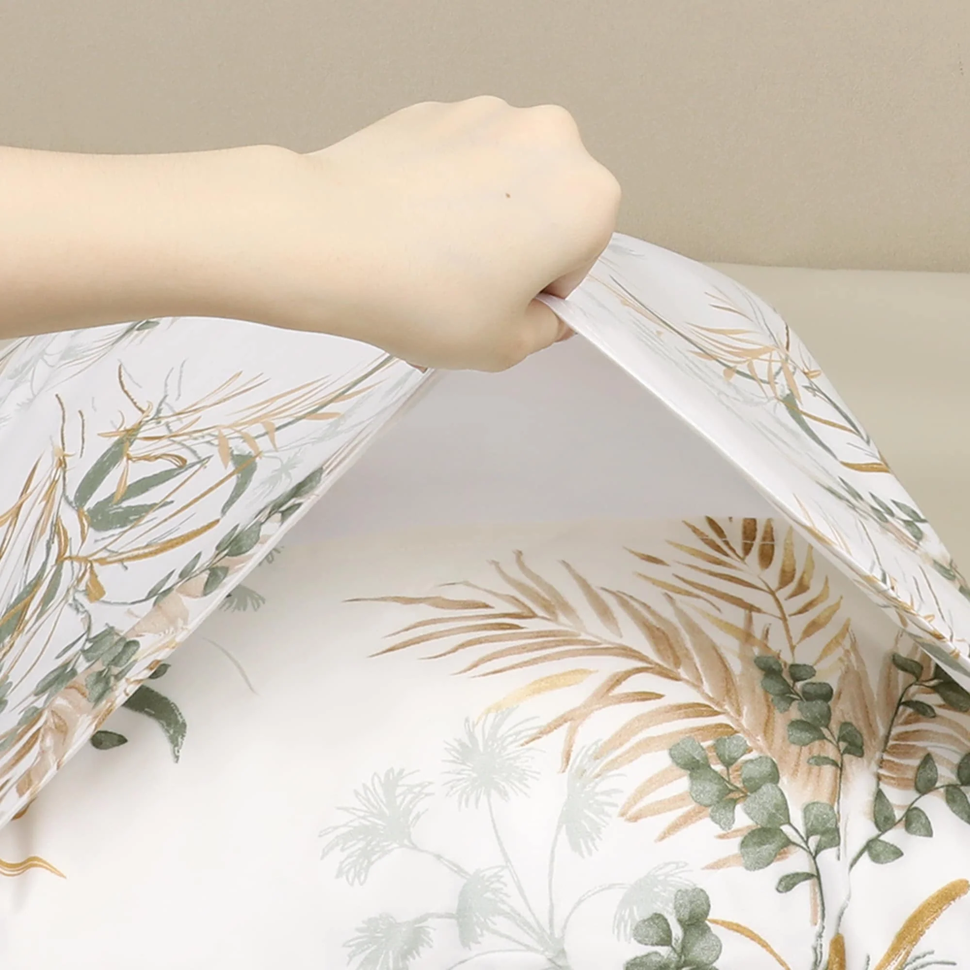 2Pcs Pillowcase w Envelope Closure Floral Pillow Cases for Hair & Skin