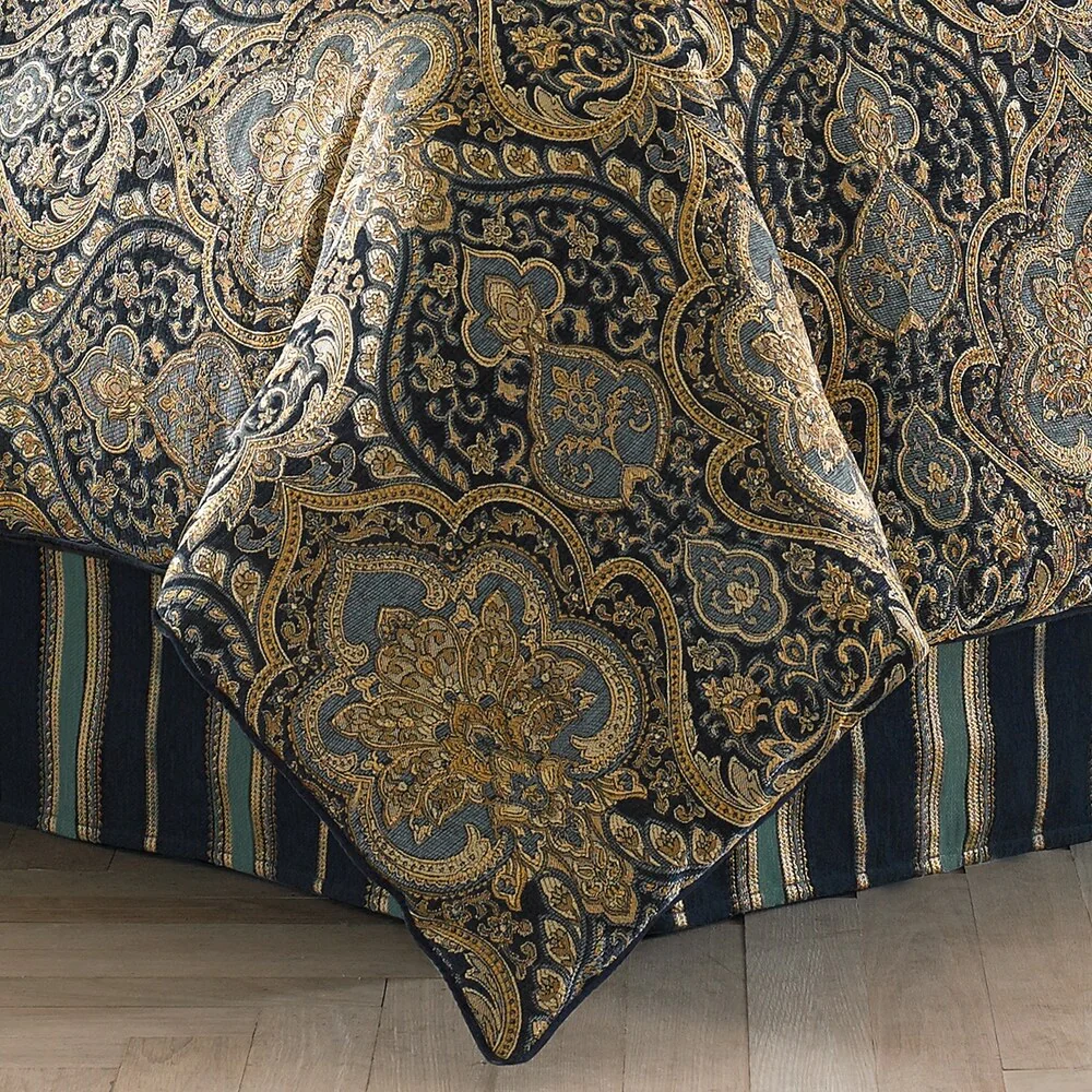 Five Queens Court Palmer Woven Chenille 4 Piece Comforter Set