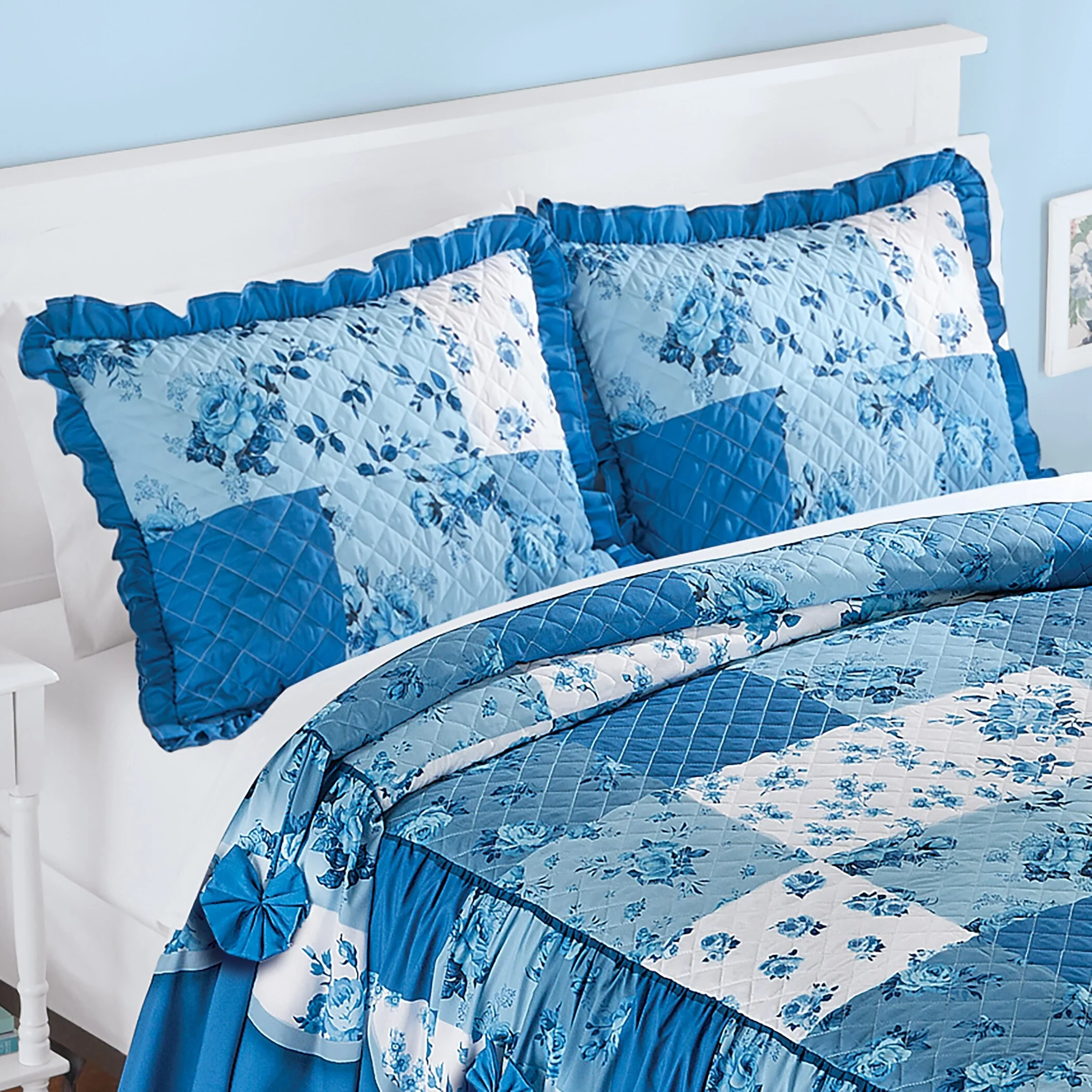 Bowtie Floral Patchwork Scalloped Edge Pillow Sham Set