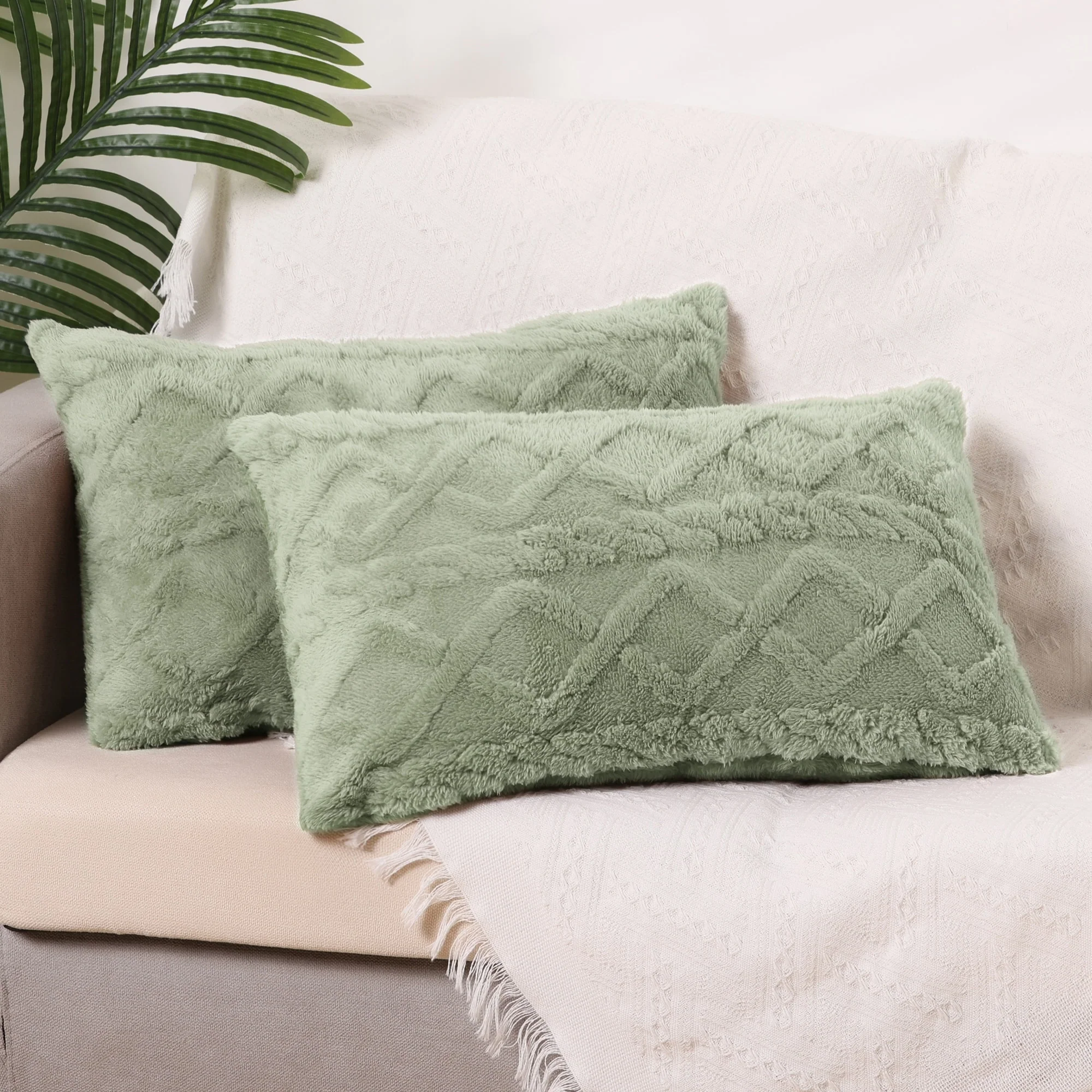 2Pcs Short Plush Throw Pillow Covers Soft Fleece Pattern Pillow Covers