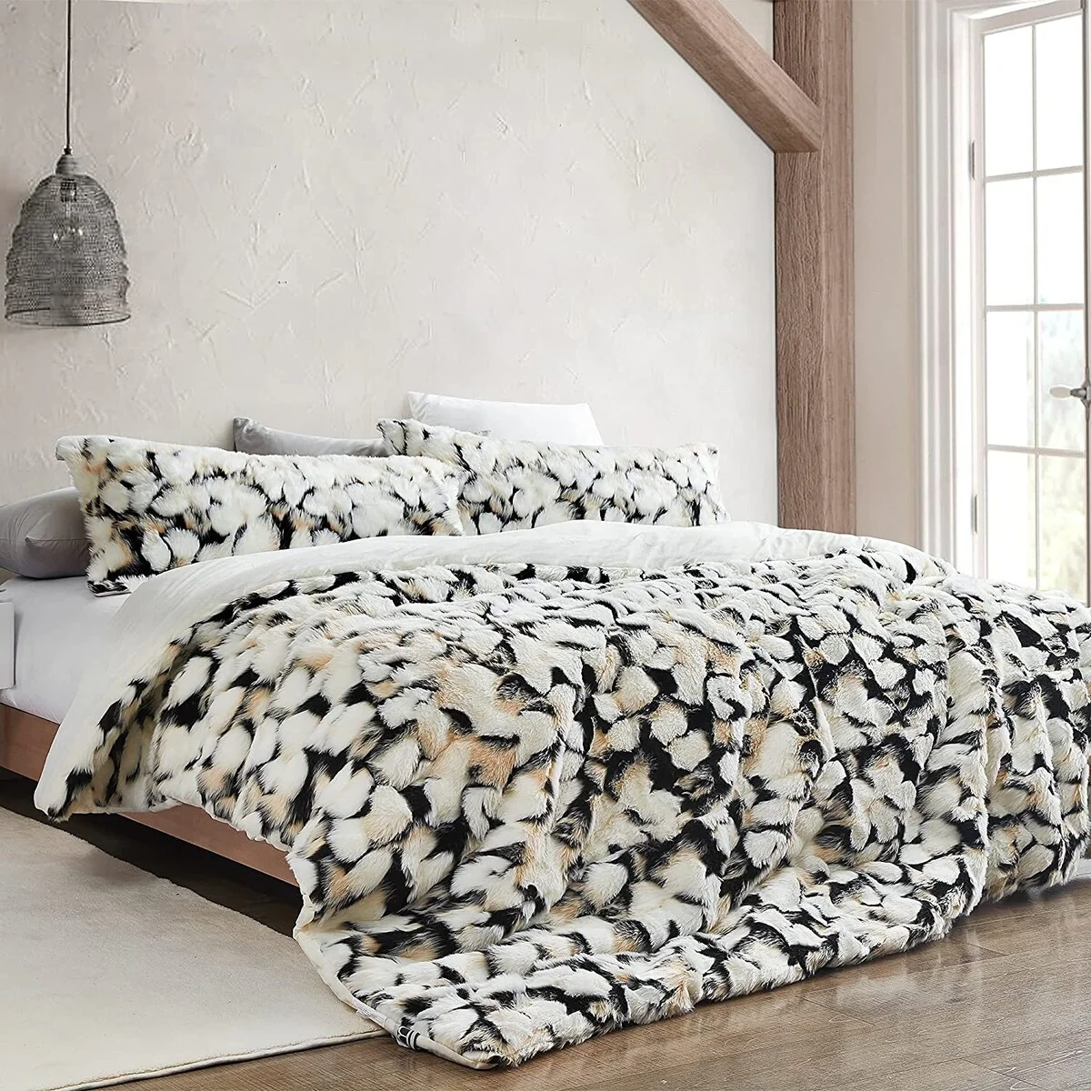 That's What an Ocelot's Tummy Looks Like - Coma Inducer? Oversized Comforter Set with White Reverse