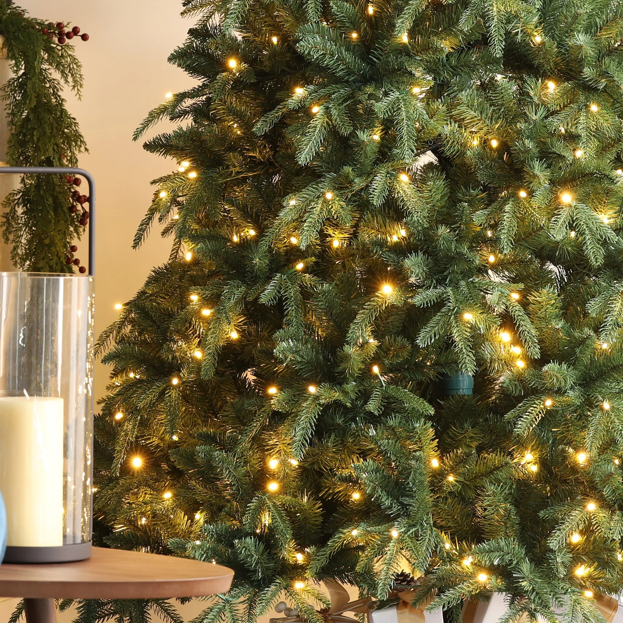 Glitzhome 7.5FT/9FT/11FT/15FT Pre-Lit Green Slim Fir Artificial Christmas Tree with Remote Control