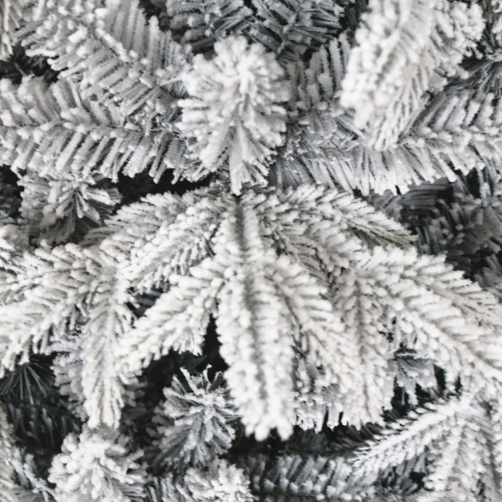 7FT Snow Flocked Christmas Tree, Realistic Hinged Pine, Unlit with White Tips, Durable Foldable Metal Stand, 1100 Branch Tips