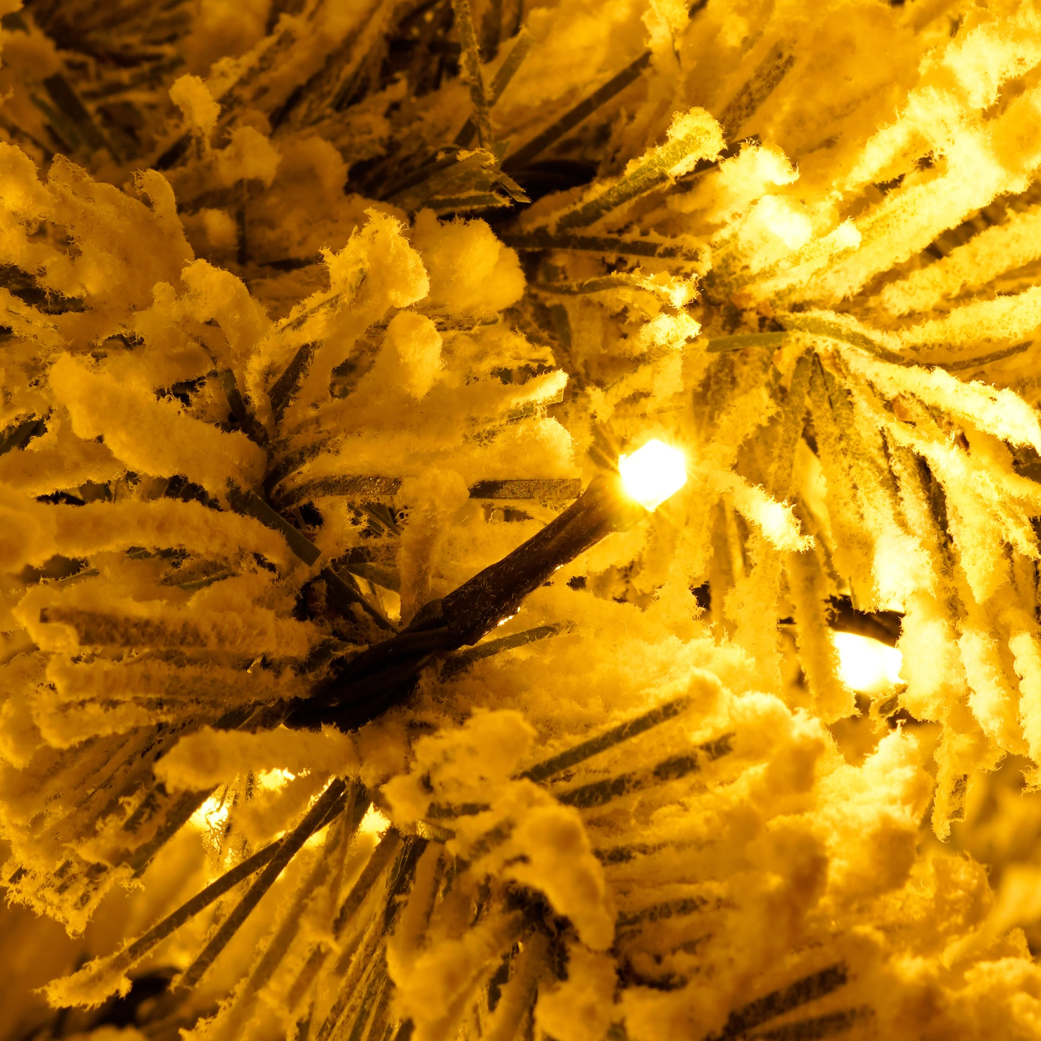 Flocked 7.5ft Christmas Tree with 400 LED Lights and 1050 Bendable Branches
