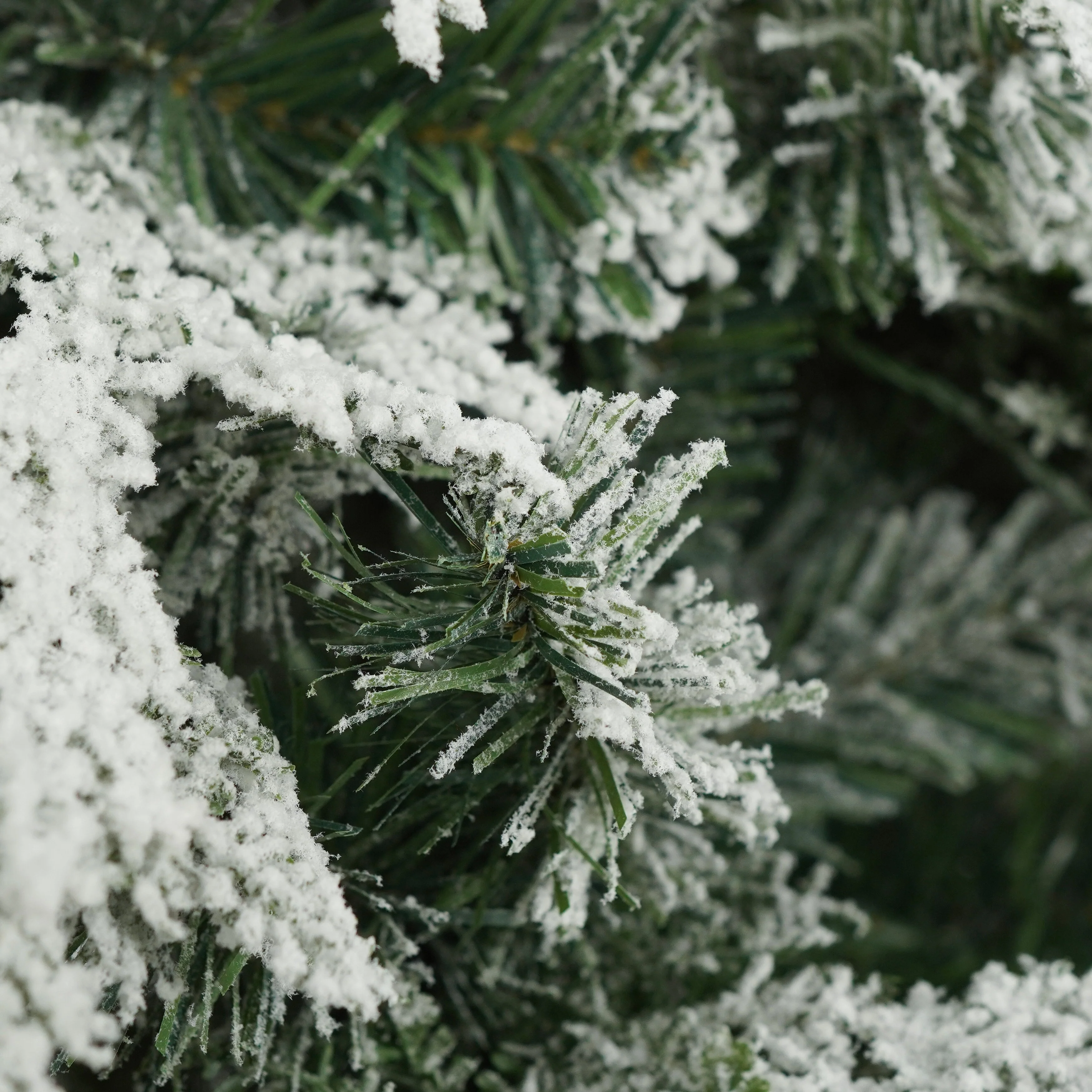 Pre-Lit 7.5ft Artificial Christmas Tree with 400 Warm White LED Lights and 1200 Branch Tips for a Lush Holiday Look