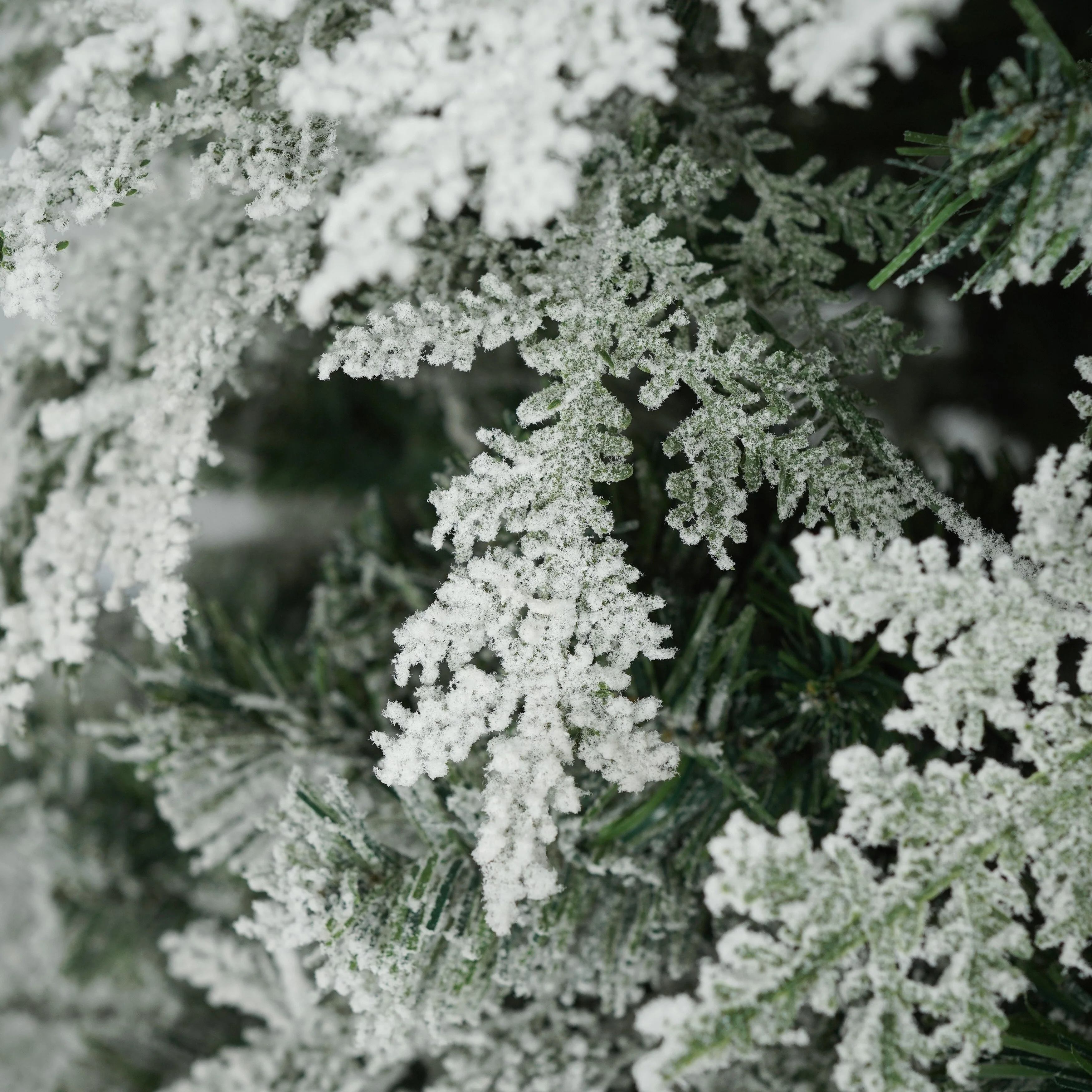 Pre-Lit 7.5ft Artificial Christmas Tree with 400 Warm White LED Lights and 1200 Branch Tips for a Lush Holiday Look