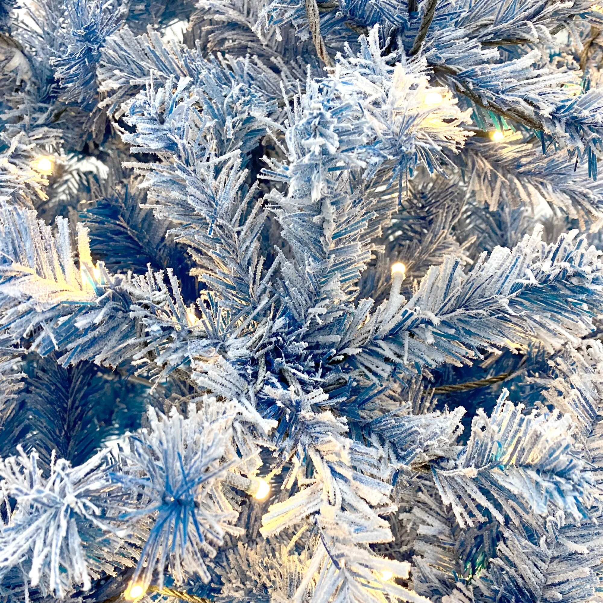 6FT Pre-Lit Hinged Artificial Fir Christmas Tree with Snow Flocked Branches, 750 Tips, and 300 Warm LED Lights