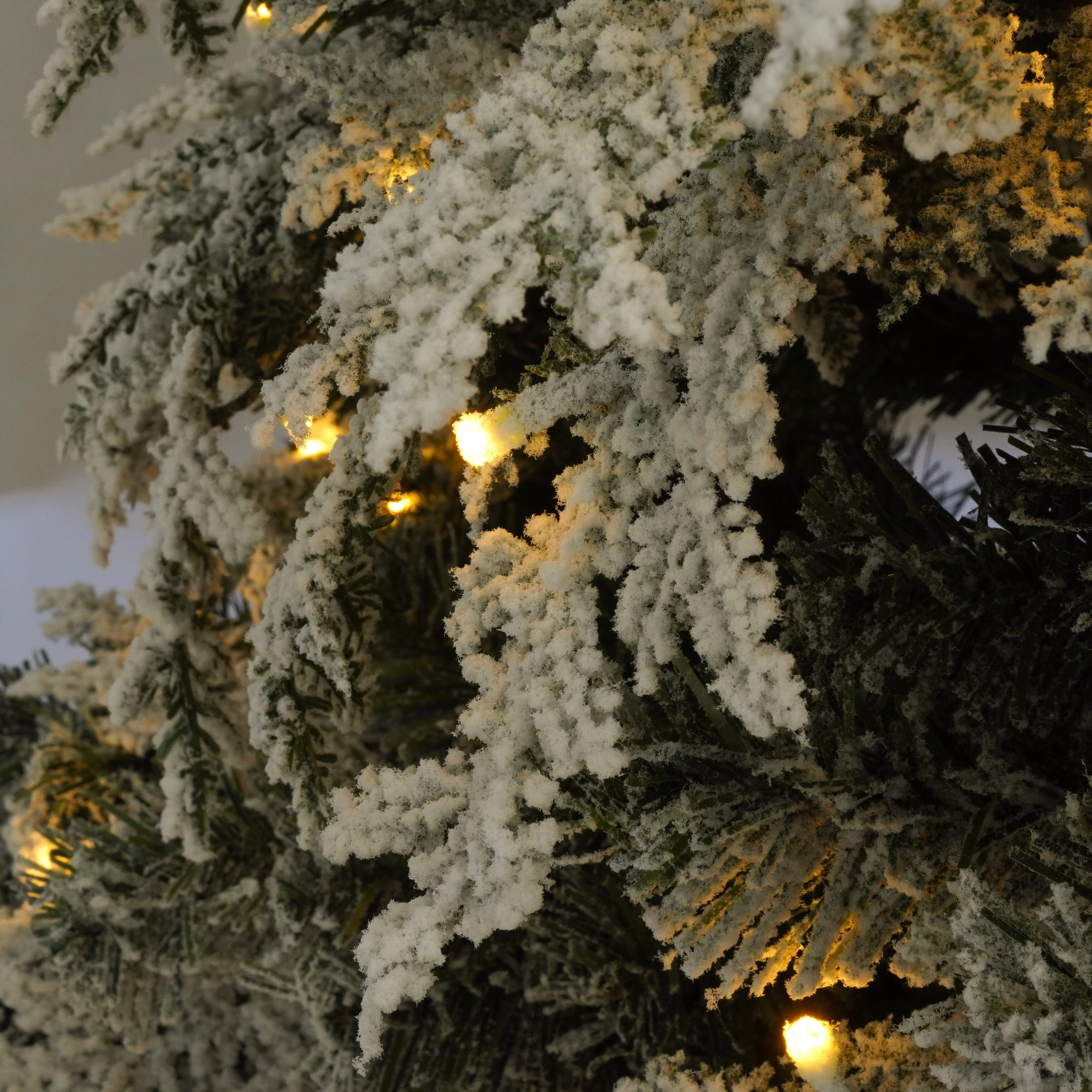 Pre-Lit 7.5ft Artificial Christmas Tree with 400 Warm White LED Lights and 1200 Branch Tips for a Lush Holiday Look