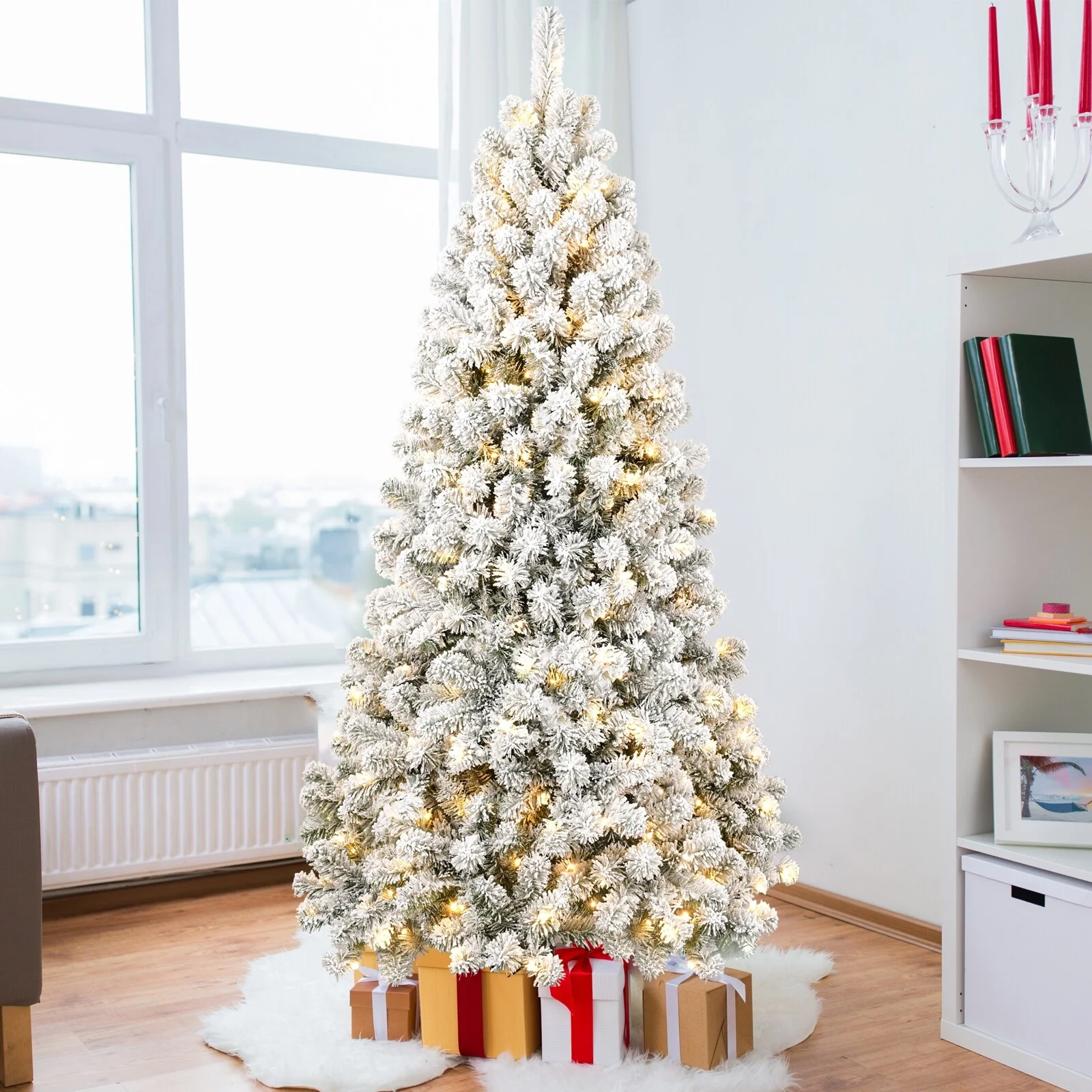 Snow-Flocked Pre-Lit Christmas Tree with Memory Wire Tips and 300-400 Warm Lights, Easy Setup for Indoor Holiday Display