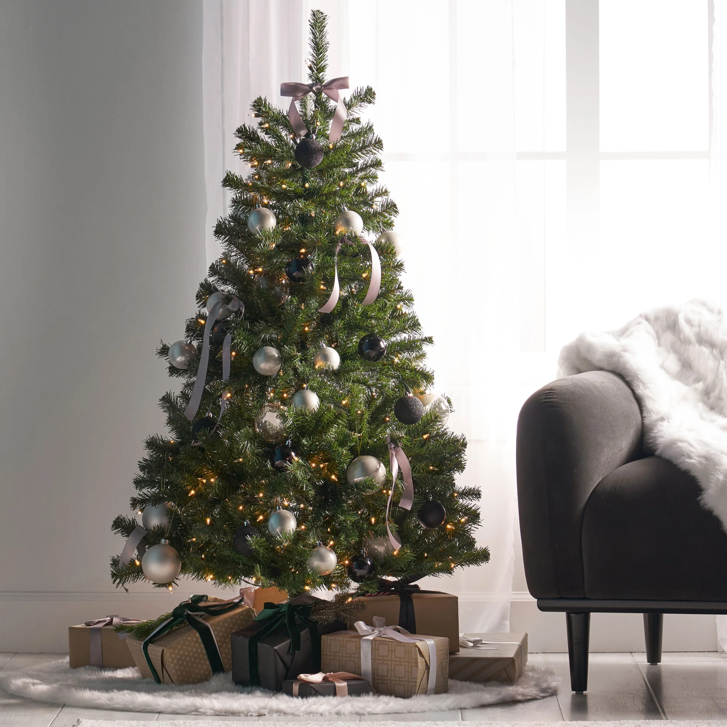 Eco-Friendly 4.5FT Pre-Lit Artificial Christmas Tree with 200 Clear LED Lights, Perfect for Small Spaces