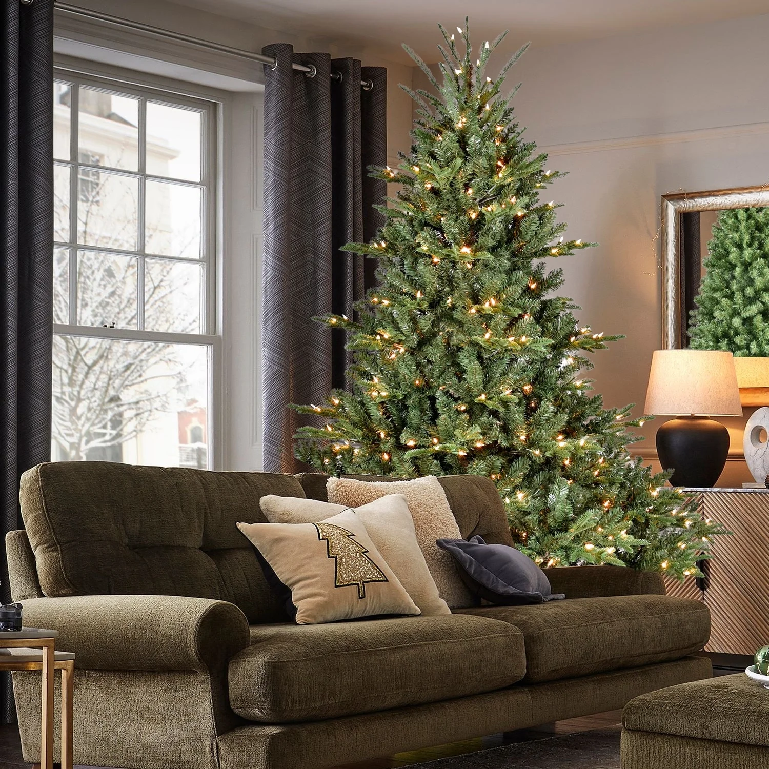 Full-Bodied Artificial Spruce Tree for Holiday Decor in 7-9FT Sizes