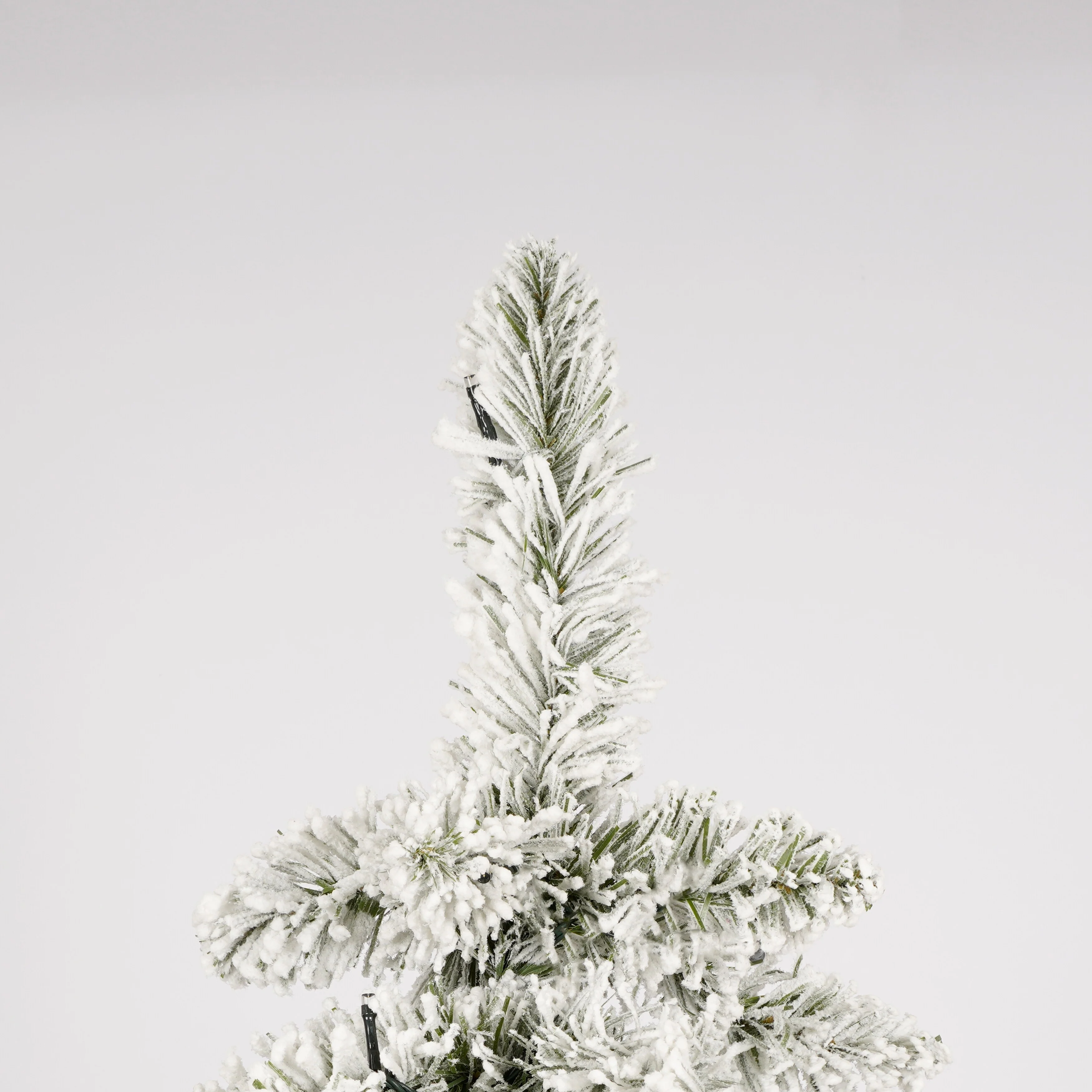 Flocked 7.5ft Christmas Tree with 400 LED Lights and 1050 Bendable Branches