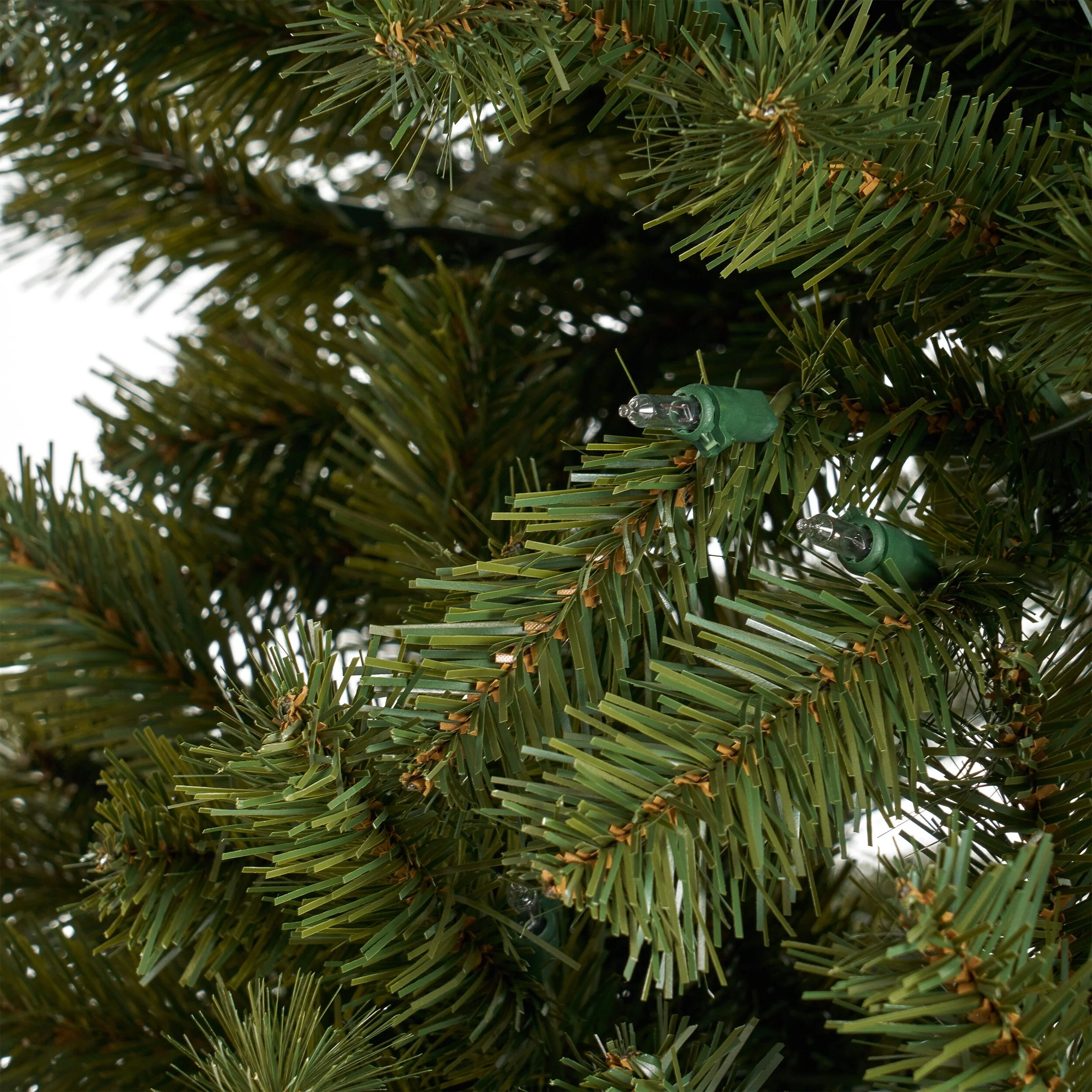 7FT Noble Hinged Christmas Tree with 500 UL-Certified Clear Lights, 1110 Tips, Easy Assembly, and Iron Stand, 48
