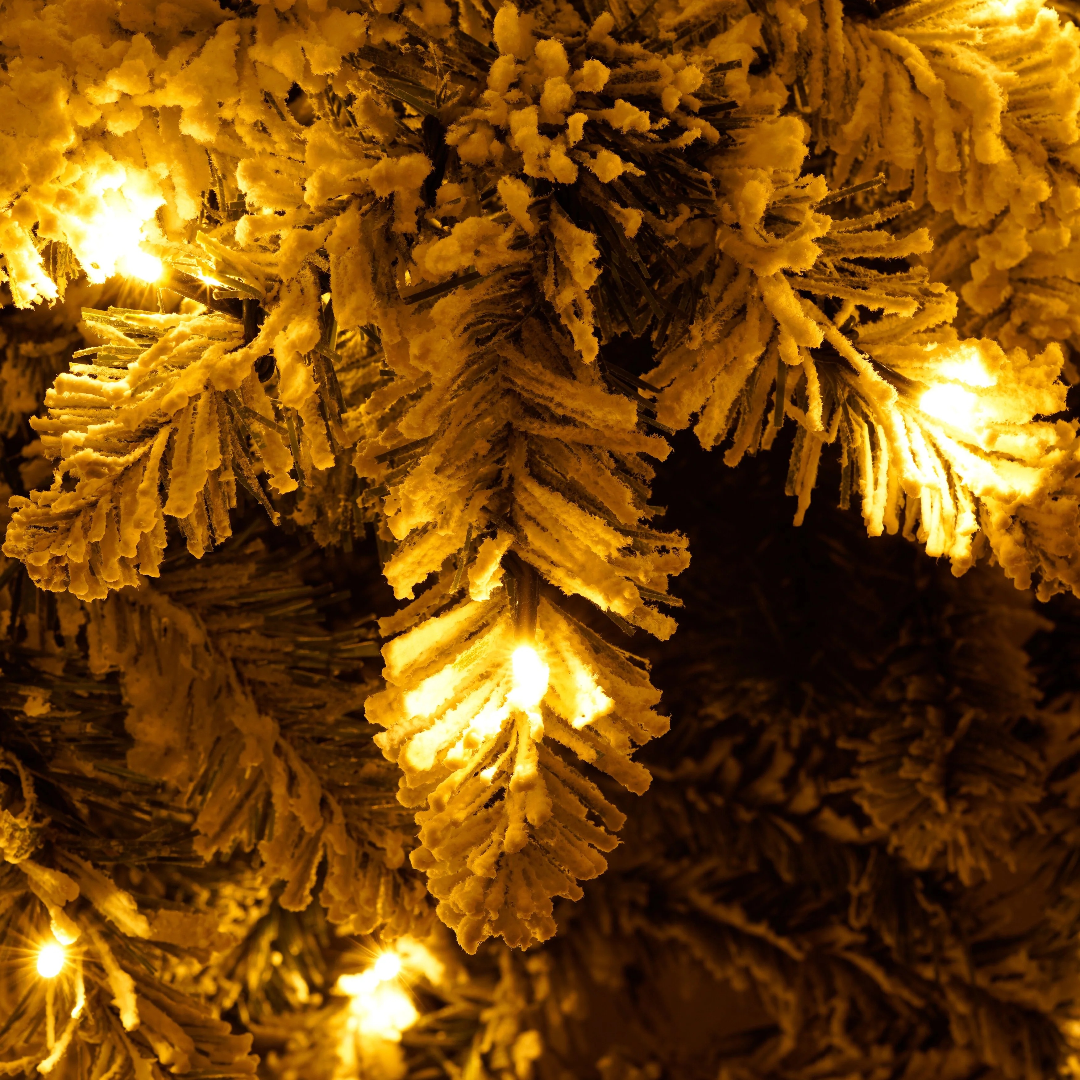 Flocked 7.5ft Christmas Tree with 400 LED Lights and 1050 Bendable Branches